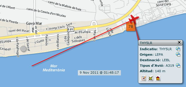 Avin aproximndose al aeropuerto de Barcelona-El Prat para aterrizar en la tercera pista, en configuracin este, sobrevolando dentro del horario nocturno y con un elevadsim impacto acstico (9 Noviembre 2011 - 01:48h)